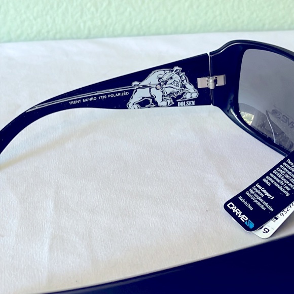 Carve polarized matte black frame illustrated arms - Picture 2 of 5